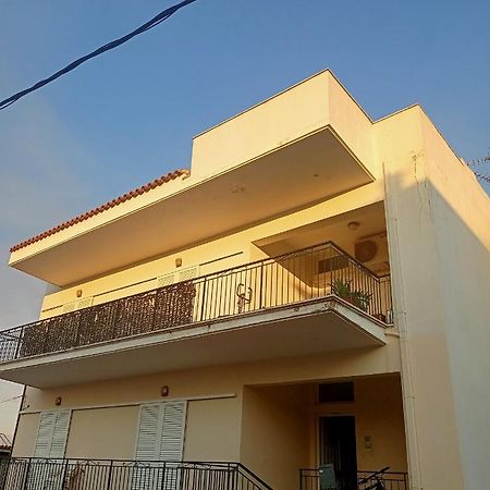 Όμορφο Και Ευρύχωρο Διαμέρισμα Με Θέα! Apartman Návplio Kültér fotó